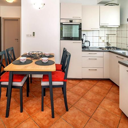 Apartments With Terrace باشْكا الغرفة الصورة